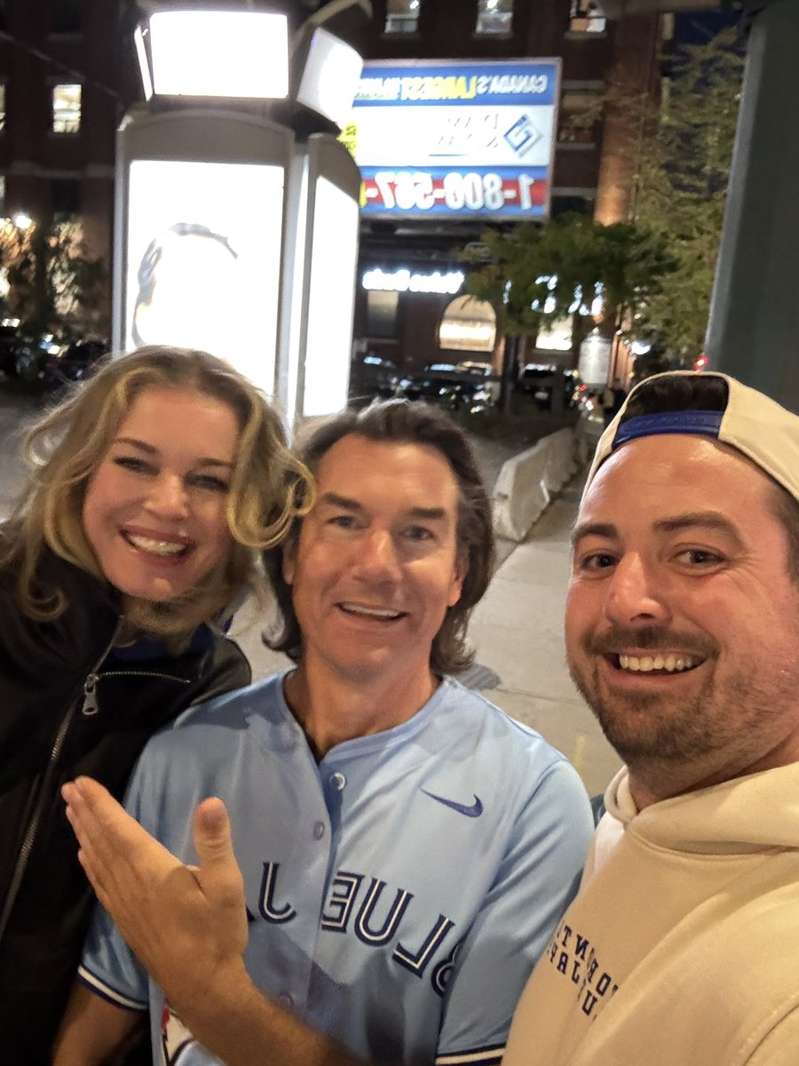returnofbigmac's tweet photo. @MrJerryOC and his super model wife are in the building for game 7 and I can confirm 2 things:

1) they are amazing people 
B) the driveway is never getting done 

@PardonMyTake @BarstoolBigCat @PFTCommenter https://t.co/tR8PXWQj25