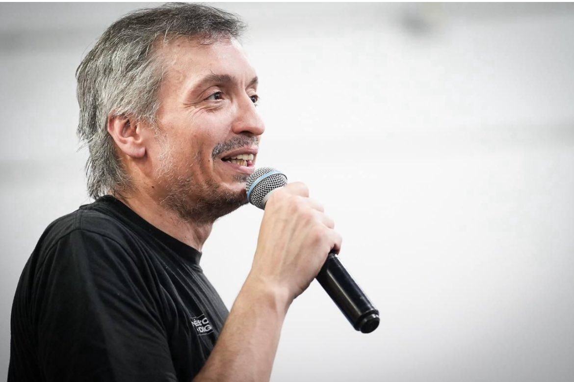 Salió Máximo a responder. Estuvo
En la inauguración del Ateneo Néstor Kirchner (Varela, Berazategui, Quilmes).

“De las derrotas, también se construye, cuando Néstor salió a caminar para presidente, medía dos puntos. Estamos mucho mejor que esos dos puntos”. 

“Da vergüenza