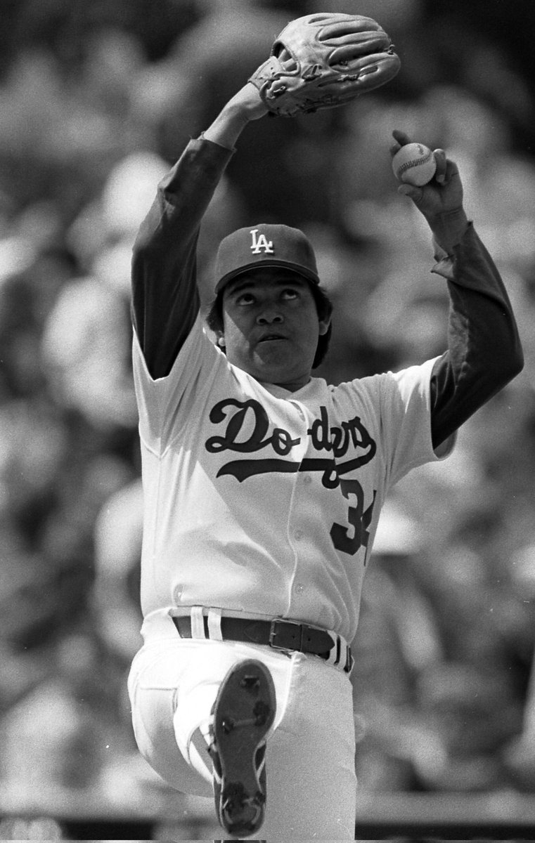 Hoy lanza desde el cielo con Los Dodgers nuestro gran TORO Valenzuela #34 orgullo de MÉXICO para el mundo 🫡

En su cumpleaños echenos un capote Don Fernando ⚾️ siendo faro, luz y guía para sus Dodgers del alma 🙏 
#ÚltimoJuego 
#SerieMundial en 5,4,3, 2, 1...