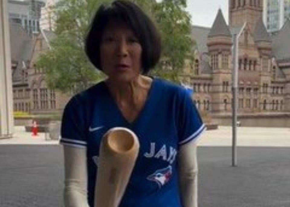 ALLAN__FONG's tweet photo. Hey @BarryLaFortune :
CHOW VOWS THAT WE #WANTITALL AND WILL #GETITALL https://t.co/z8pgf6NkYx