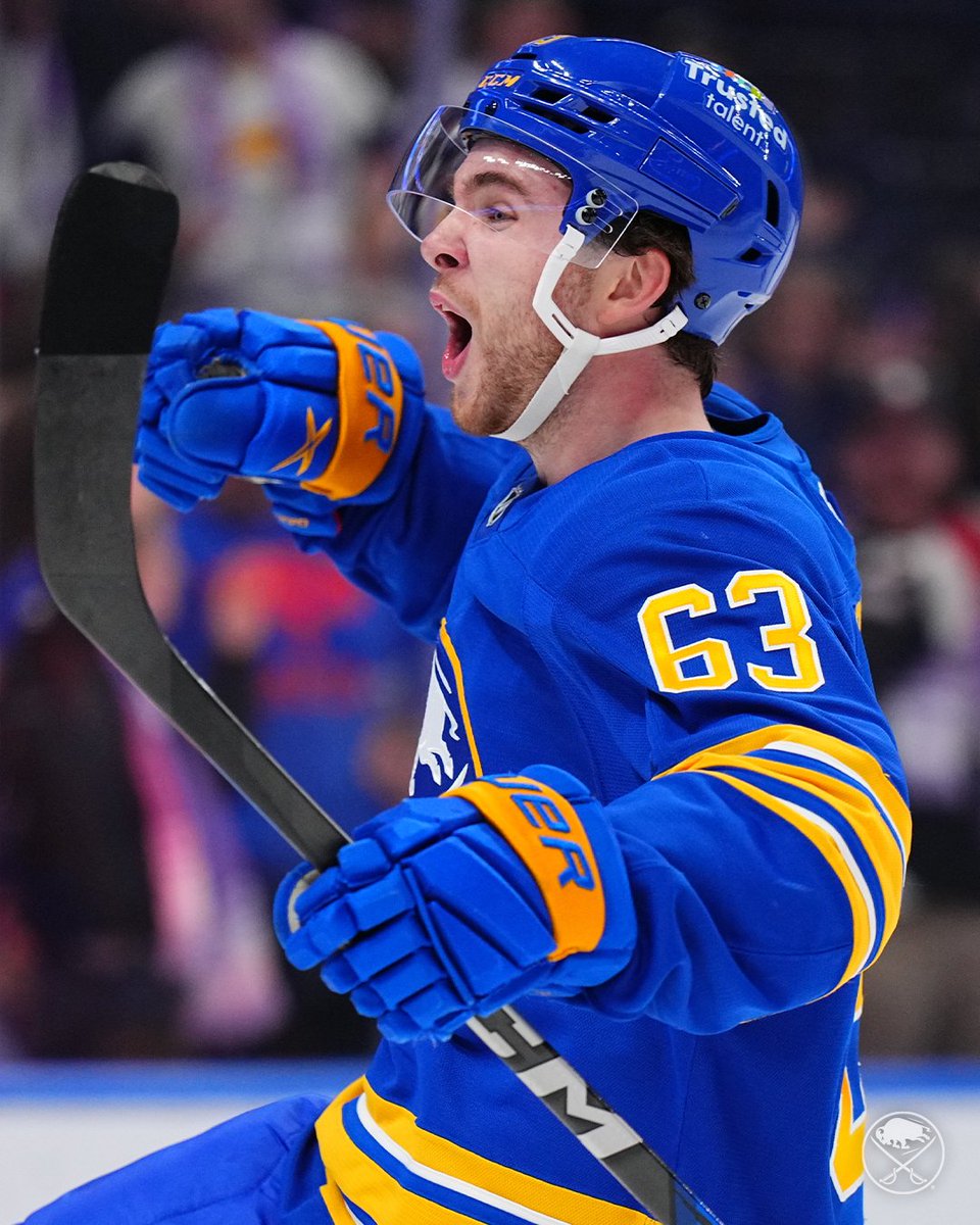 That first <a href="/NHL/">NHL</a> goal feeling 🙌

Congrats, Rosey!