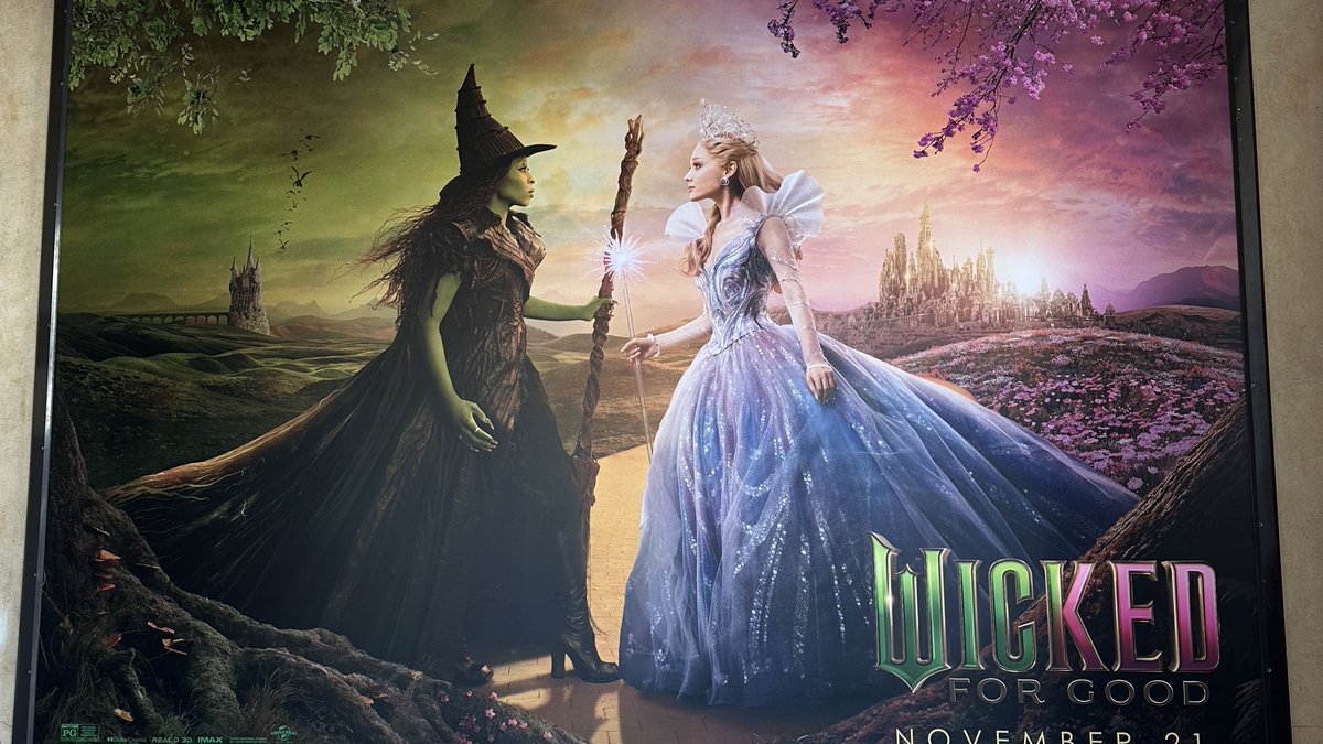JillianChili's tweet image. Happy Wicked: For Good Month🫧
