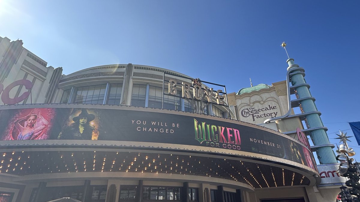 JillianChili's tweet image. Happy Wicked: For Good Month🫧