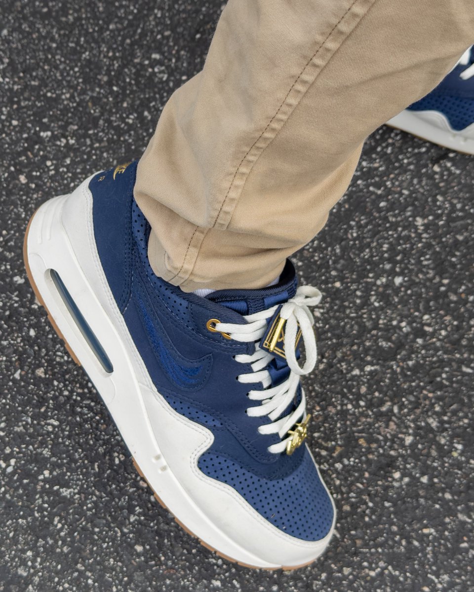 Calling on the powers of JR42 for Game 7! #LetsGoDodgers 

Nike Air Max 1 ‘86 OG “Jackie Robinson”

#kotd