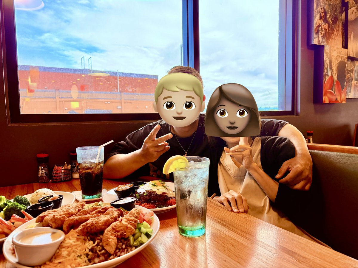 AleBit5's tweet image. 夫婦で迎えたグアムの誕生日🌴
暑さも人の優しさも心地よくて、最高の時間だった。
ハロウィンの賑わいも楽しくて、また一つ大切な思い出ができた🎃

今年（新しい歳）のテーマは、
やることをやって、人生の次のステージへ🔥