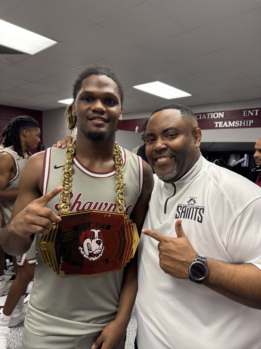 jsparks_SIHoops's tweet image. FR Zion Green is the Player Of the Game today w/ his 24pt. breakout performance.  Great job, twin!!! #WeAreShawnee #GoSaints