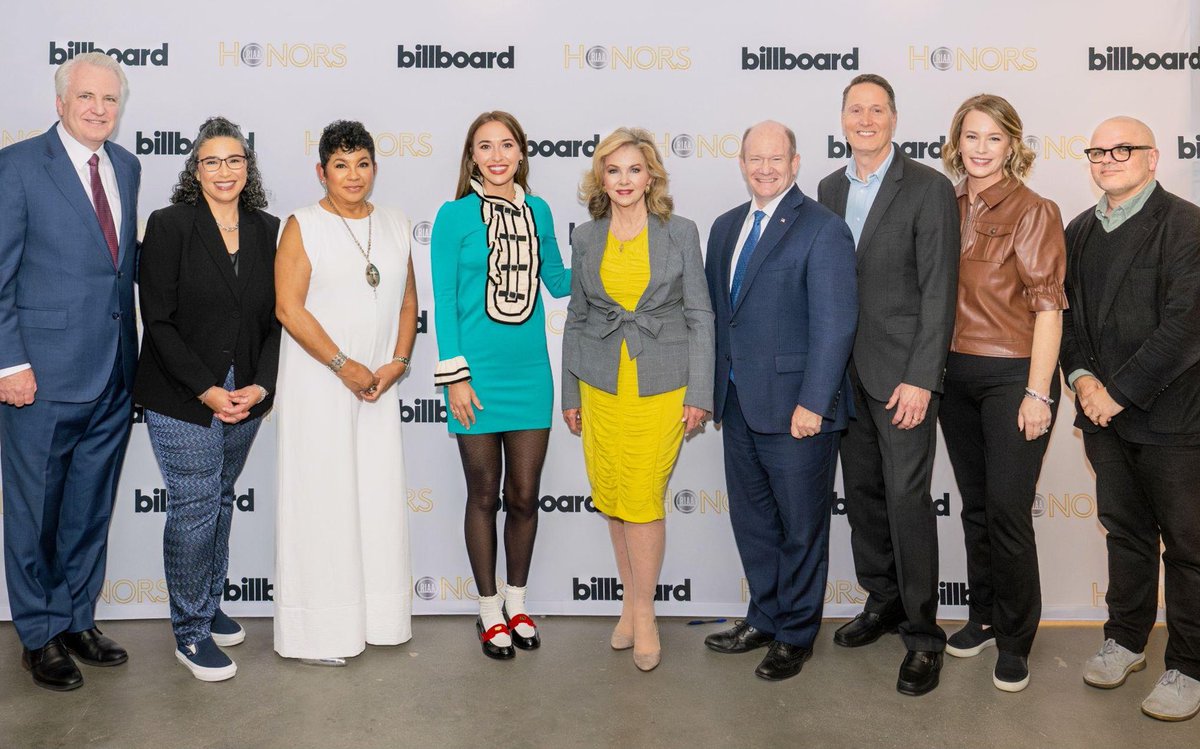 دوستان صمیمی 
را در<a href="/GoogleAds/">Google Ads</a>  
بیاببد . 
این توییت سر کاری است ممنون میشم از کسانی که ریتویت کنم... 
🌹
🌹
قابل توجه دوستان عزیز این توییت از هوش مصنوعی خواستم یه توییت جهت شوخی در شبکه مجازی برام بنویس که فالوور بیشتر جذب کنم. منتشرکنید نتیجه ای شگفت انگیز داره🙏🙏🙏 صبح بخیر