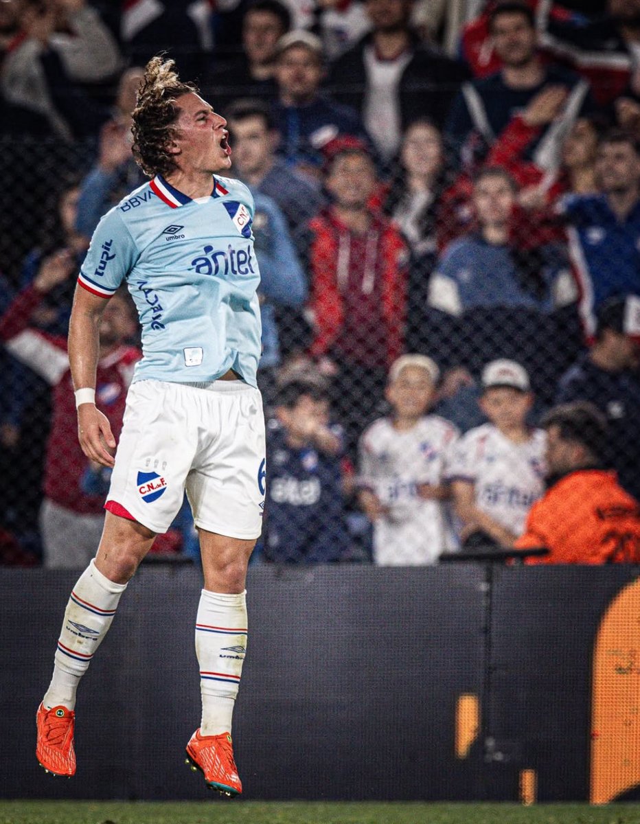 Me voy a aburrir de decirlo, pero tristemente el único a la altura de Nacional en este plantel es el. 

Sale totalmente desgastado cada partido, termina retrocediendo 50 mts en todas las contras nadie lo ayuda, juega solo.

Ojalá en el 26’ tenga a gente normal jugando a su lado.