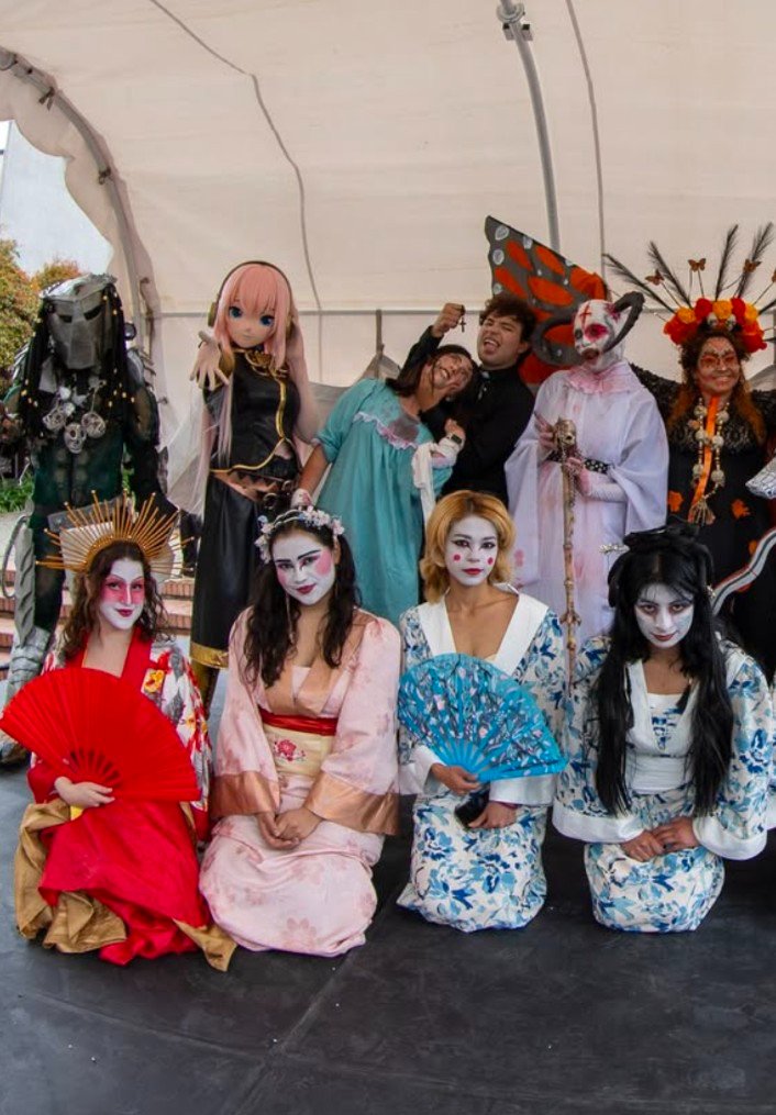 Good news: I won first place at my College's Halloween costume contest!!!
Bad news: I got posted in their main Instagram and now people at my college are trying to find out who I am LMAOOOO oh no 

(Luka kigu for the win)