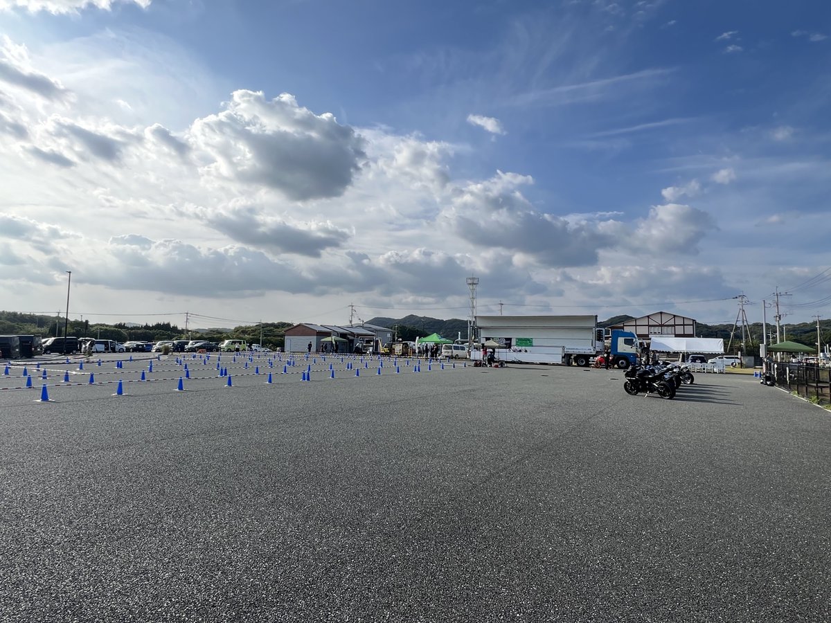 odango_s1000rr's tweet photo. お待ちしてます！

#MOTORCIRCUS
#motorcircus https://t.co/7CxuITDzHR