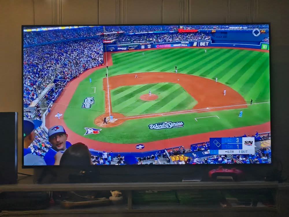 In the  92/93 WORLD SERIES ⚾️ ... 
Mom spent many hours carefully stitching together this Beauty of a Bed Spread for me ! 
I still got it ! ...
⚾️ Lets Go Jays 💥💥💥 2025 !
Imagine a 10 year old (1992) kid's room, wrapped with Blue Jays Wallpaper Border...an Alomar Poster...etc.