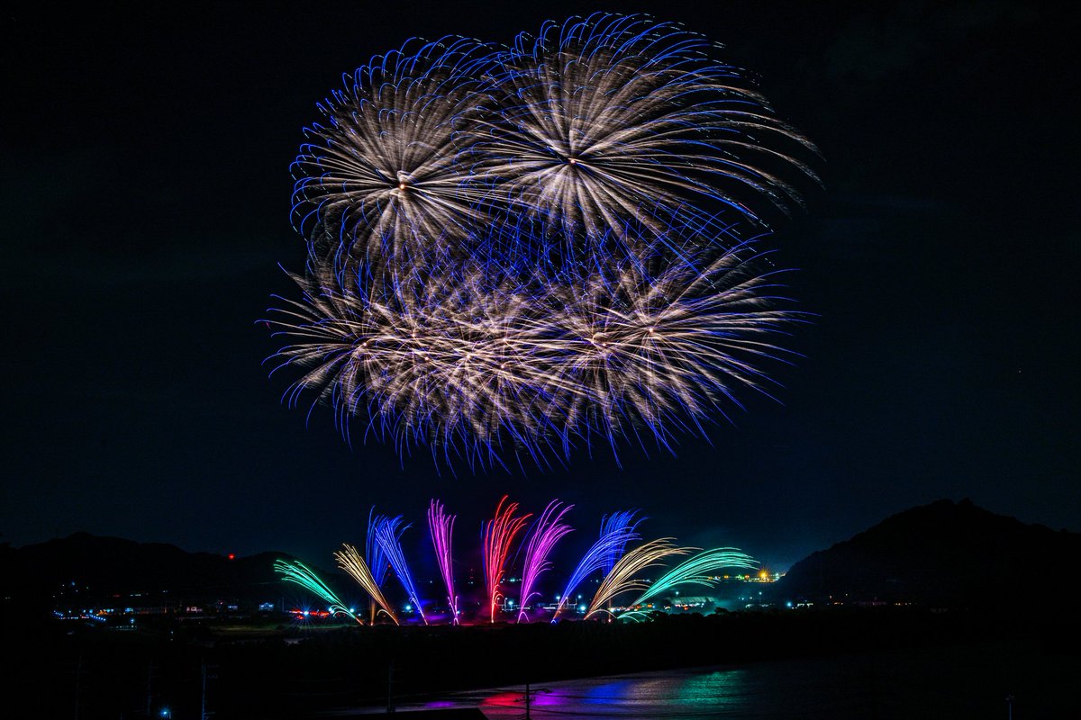 花火は冷えやすい 花火は冷えやすい I went to see the Kobe Minato Fireworks