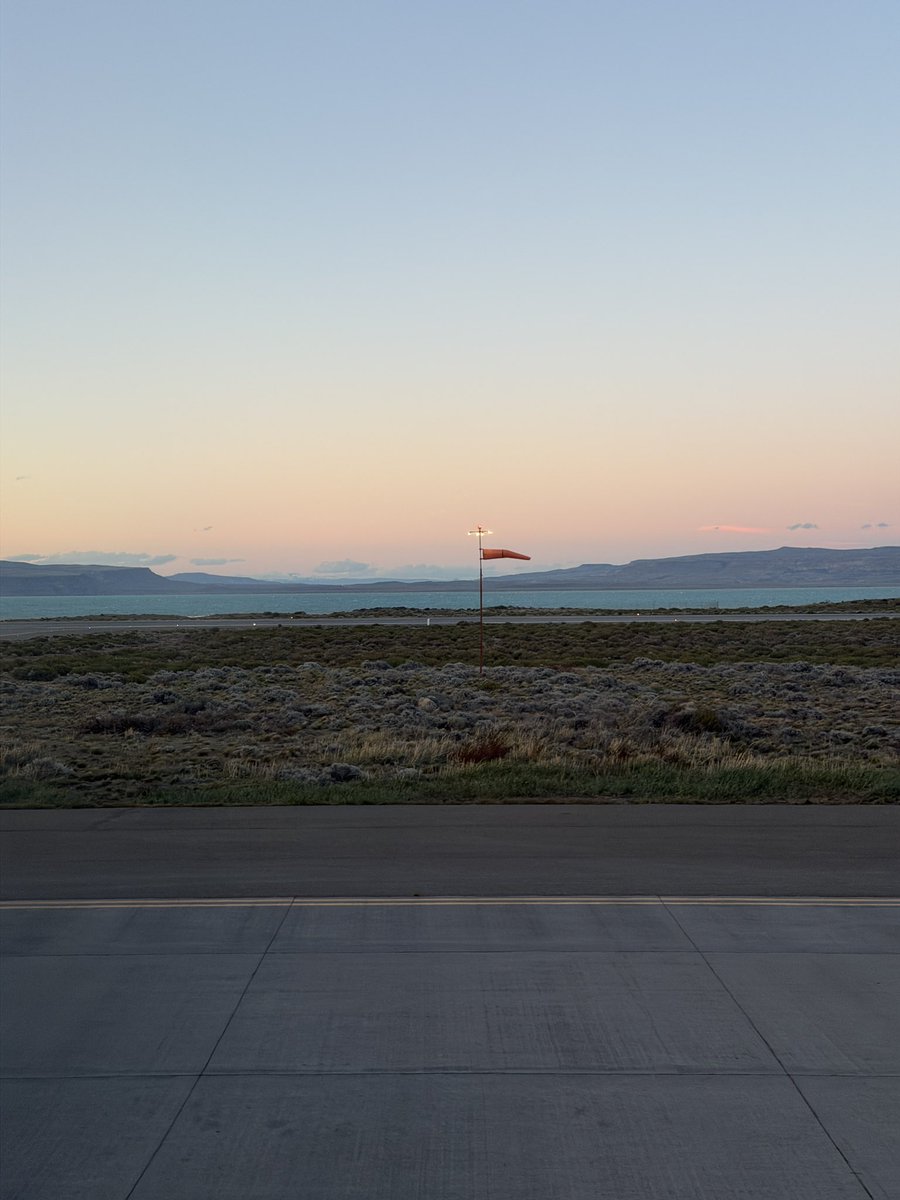 TrustlessState's tweet image. Estoy en la Patagonia!! 

Finalmente un autobus manana por Puerto Natales