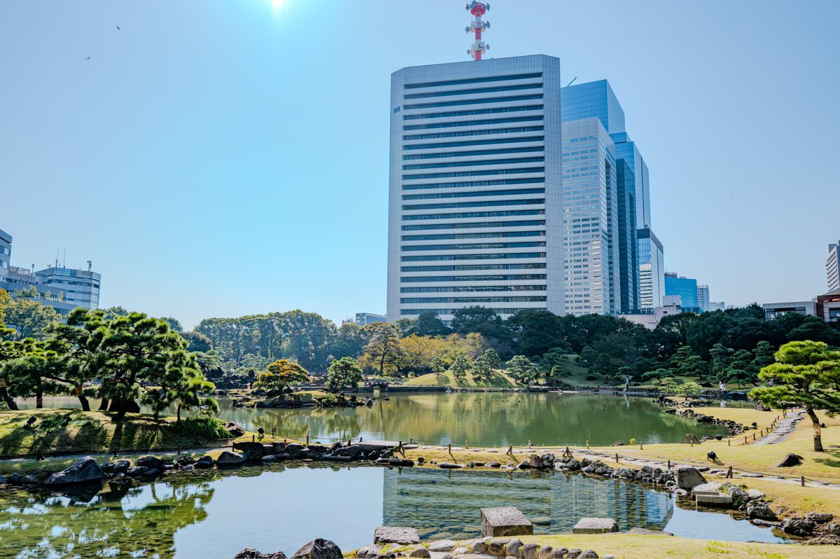 k_imono's tweet photo. 11月3日（月・祝）、旧芝離宮恩賜庭園で開催される
「秋の旧芝離宮～伝統芸能に親しもう～」に、
柏木美術鋳物研究所が出店いたします。

秋の庭園を散策しながら、ぜひお立ち寄りください🍂

🕙 11月3日（月・祝）10:00〜16:00
※荒天中止
※ご入園には入園料がかかります。

https://t.co/Ldh3cxbFyA https://t.co/sYkebzItx8