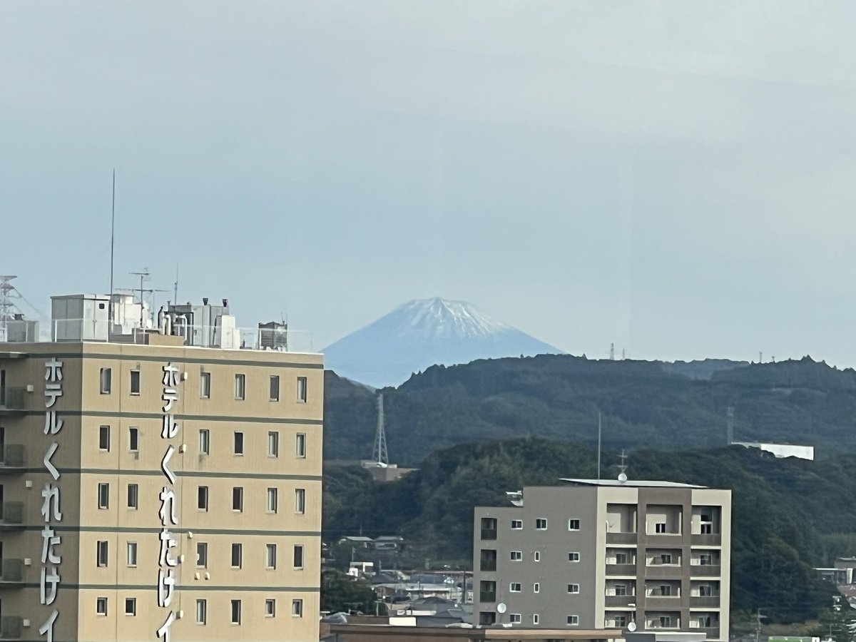 SupportDisaster's tweet image. 朝ホテルからの富士山🗻