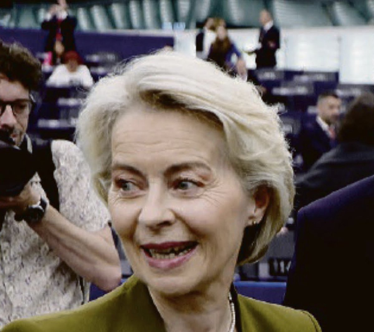 AlbertoContri's tweet image. Questa donna non sta bene. Lombroso!!!