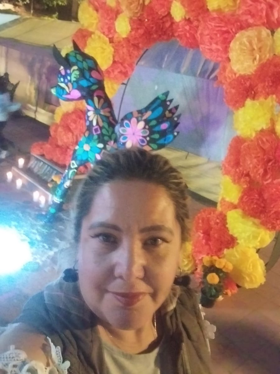 Esther Mandujano tweet media