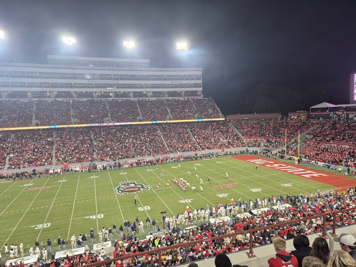 mikebartello's tweet image. Georgia Tech Yellow Jackets at North Carolina State Wolfpack
