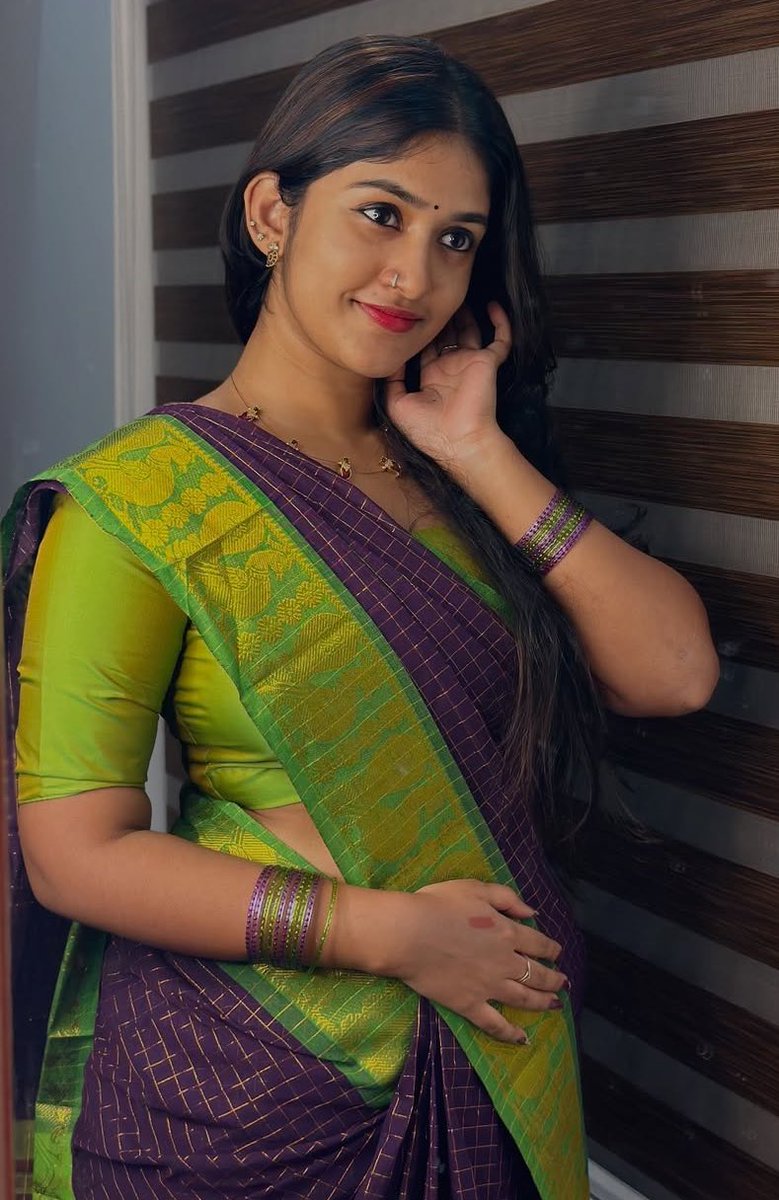 கோபங்கள் எல்லாம்
திமிராக தான்
பார்க்கப்படுகிறதே
அன்றி யாருக்கும்
புரிவதில்லை
அது வேதனையின்
வெளிப்பாடு என்று!