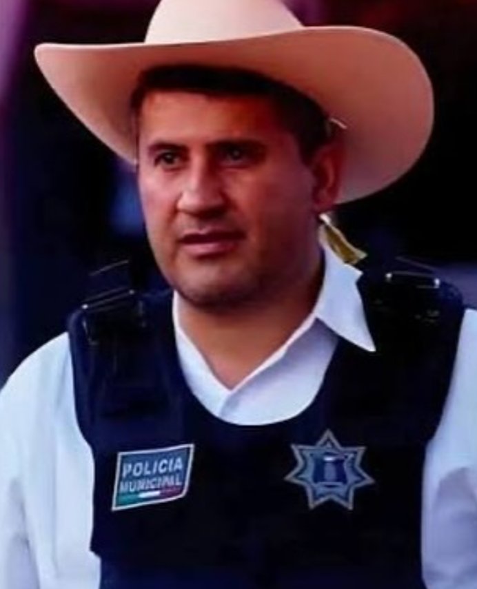 Carlos Manzo. Alcalde de Uruapan, Michoacán. Ccp <a href="/Claudiashein/">Claudia Sheinbaum Pardo</a>.

"Desde el Estado no se persigue, amenaza ni se asesina a nadie, como antes".

La noche de este 1 de noviembre, el presidente municipal de Uruapan, Carlos Manzo Rodríguez, fue atacado a balazos en pleno centro de la