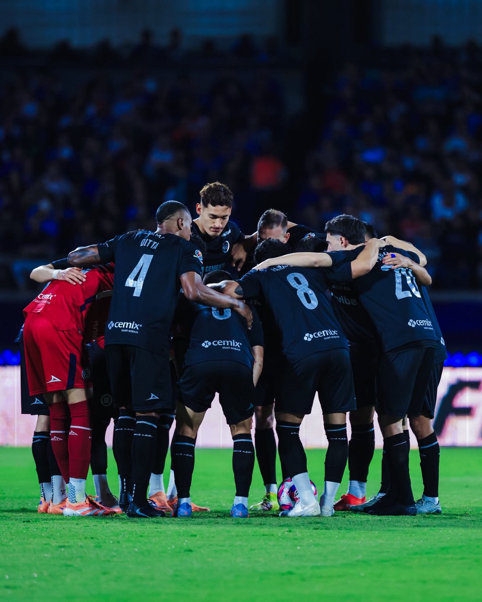 CruzAzul's tweet photo. LÍDERES. 💙 https://t.co/NeteBNBB3N