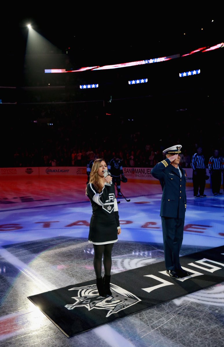Throwback to the last time <a href="/PiaToscano/">Pia Toscano</a> sang the Anthem for an LA team in Championship clinching game…😉 

<a href="/Dodgers/">Los Angeles Dodgers</a>