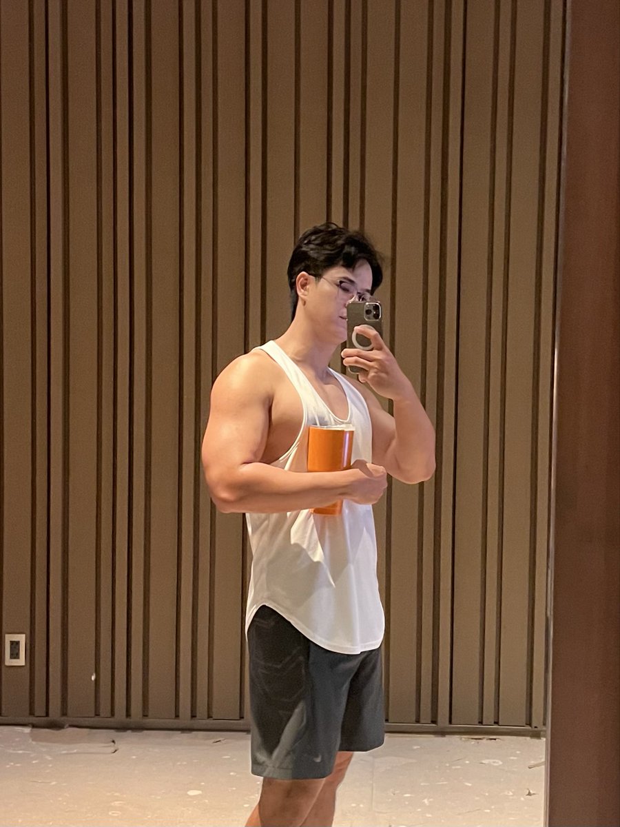 ChatrinTh's tweet image. Give the ones you love wings to fly, roots to come back, and reasons to stay.

~ Dalai Rama