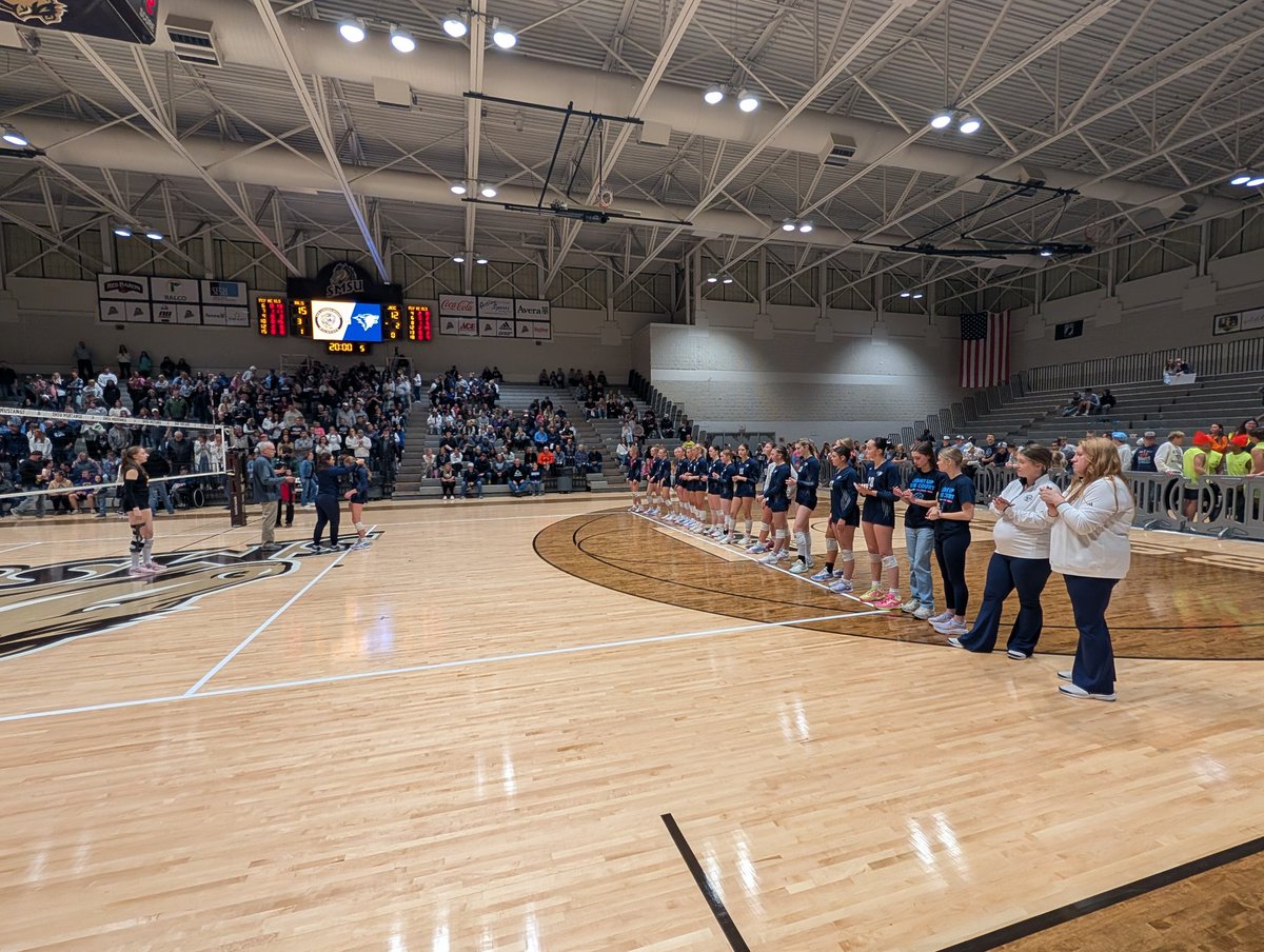 Section 3AA 🏐 Tournament 
New London-Spicer 3
Jackson County Central 2

25-23 NLS, 25-22 JCC, 25-23 NLS, 25-21 JCC, 15-12 NLS 

Huskies finish 20-10 overall 

Congrats to Bailey Finck, Aliza Liepold, Madelyn Rowe, Hadley Wachal, Clara Brinks, and Hillary Stai on their careers!