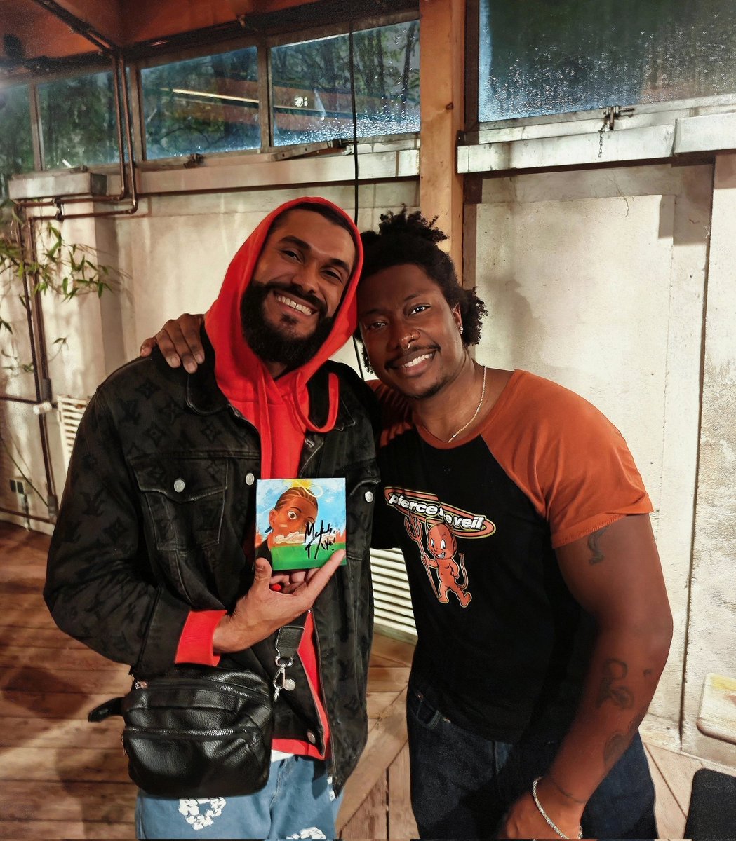 alamo_RED's tweet photo. nothing, just here in Berlin connecting with one of my favorite rappers ever, the man who dropped sumethin called "Magic, Alive!", nothing big... just the best album of 2025 across all genres, some dude called @McKinleyDixon
Do y'all know him? https://t.co/kumOk7LbBx