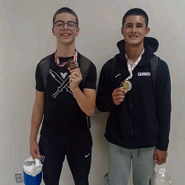 VCS_WRESTLING's tweet image. Chandler Open tournament, 

These two Conquerors attended, &amp;amp; they both placed.

Elijah Tolander 1st
Hugo Baldwin 4th
#CNQR