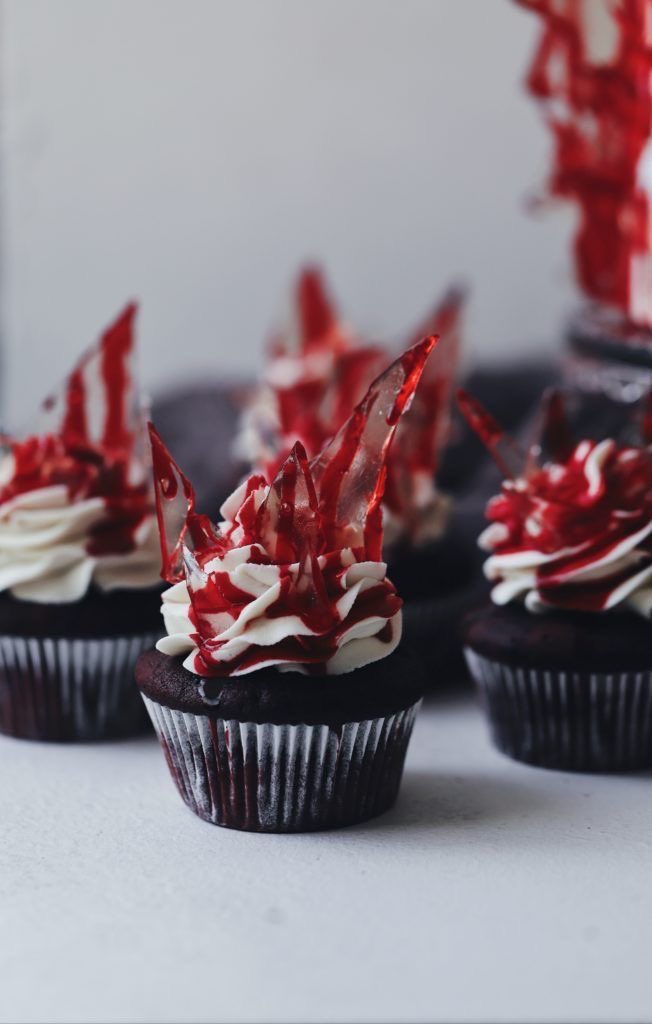 ⠀
after some time and meticulous decorating , toralei has finished her spooky and bloody cupcakes —— decorated with edible blood and faux glass .ᐟ
⠀
⠀⠀⠀⠀#G22FRIGHTSNBITES 🧁
