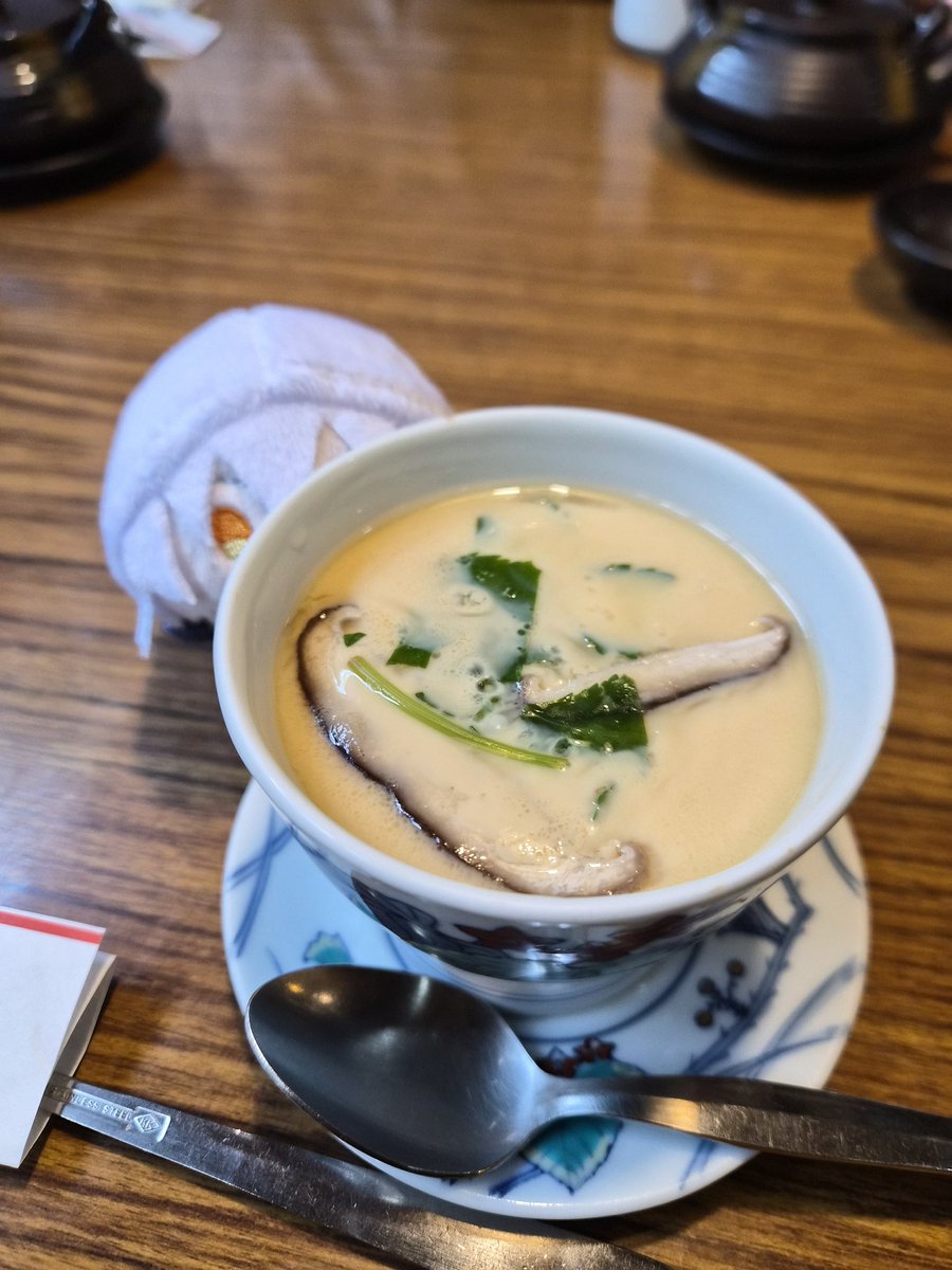 昨日の足利市にて
まずは銀釜(<a href="/gingamaashikaga/">和食･釜めし 銀釜</a>)さんでドリア釜飯と茶碗蒸し
美味しかった
次は春に伺う予定