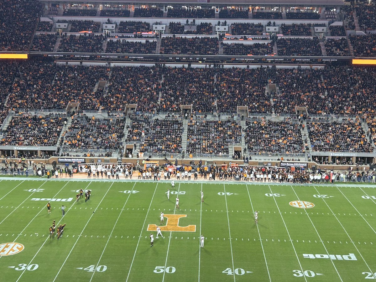if you own one of these midfield premium seats and don’t show up for the one prime time home game, you’re part of the problem. 

this is when it’s 10-7 with 3:30 left in the 1st quarter btw