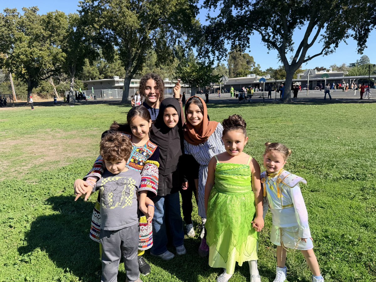 🍁✨ We kicked off the fall season in the BEST way~ Fall Festivities, all-school recess + a costume parade full of smiles, creativity, and community spirit! 💜everyone was included and celebrated. 🐊🎉
What a fun day to be together!