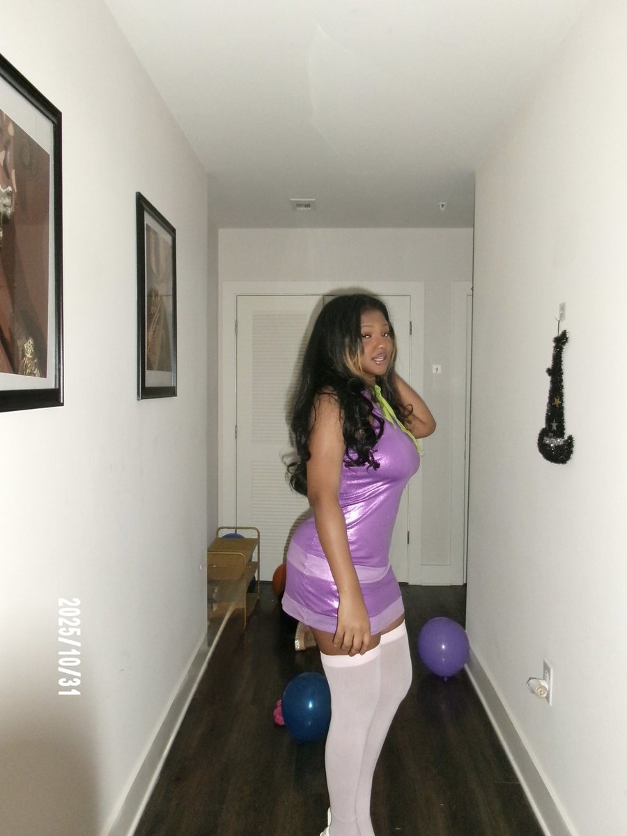 herrcurlsss's tweet photo. Jeepers! 💋 #Halloween2025 https://t.co/xyZ816oCLW