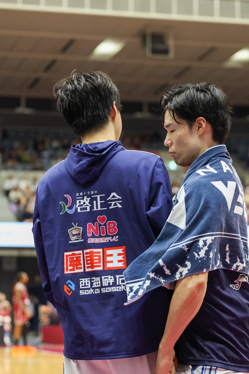 ちょこんとぶつかり稽古🤣かわいすぎか！