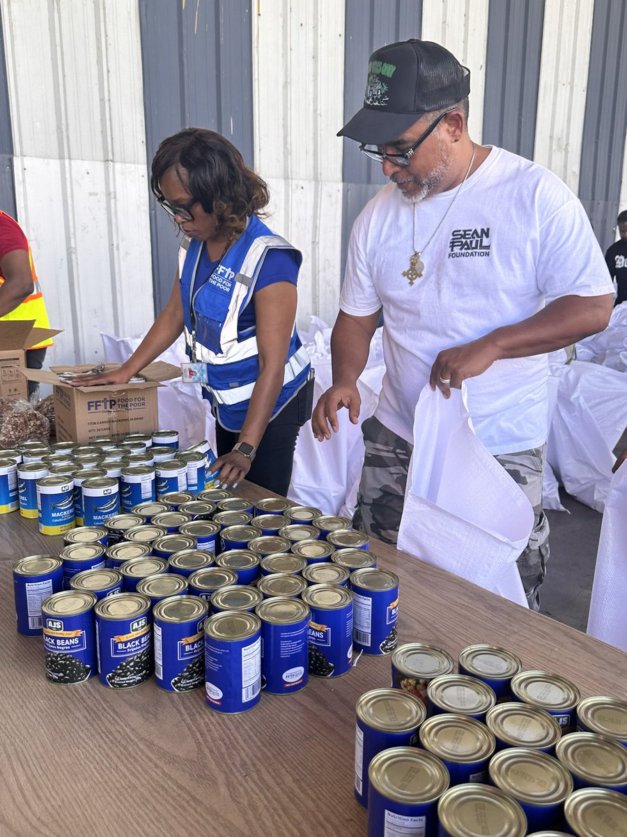 Putting my money (&amp; hands) where my mouth is.  foodforthepoorja.org/seanpaulfounda…