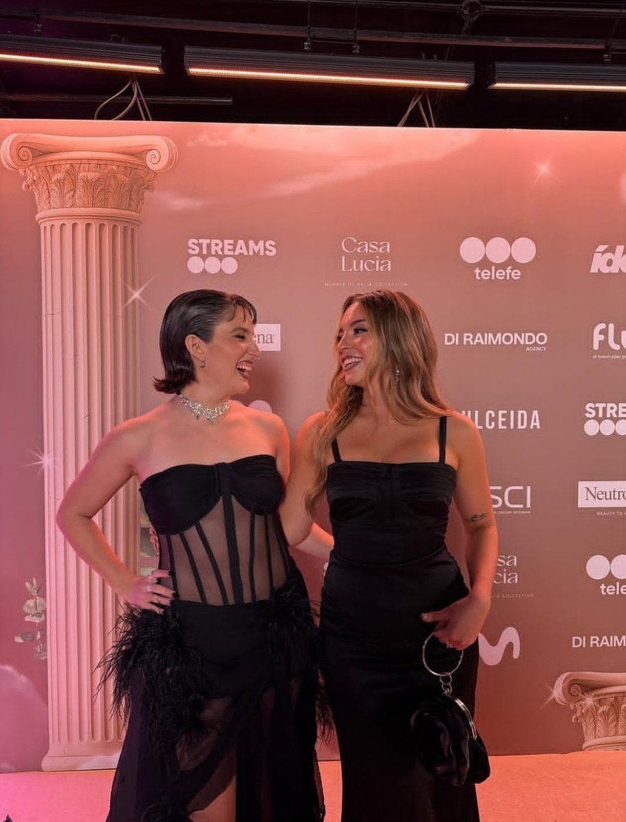 señoritas benza y ortiz las adoro, sean felices y libres que se lo merecen ❤️