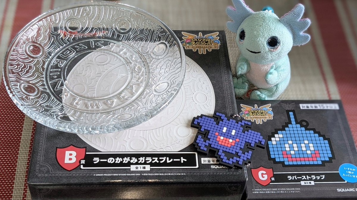 アクリルクリップ他の種類も欲しくなってもう一回引きに行ったらラーの鏡が当たってしまった…！！めっちゃ綺麗！✨️ドラキーもうれしい〜😂🙌