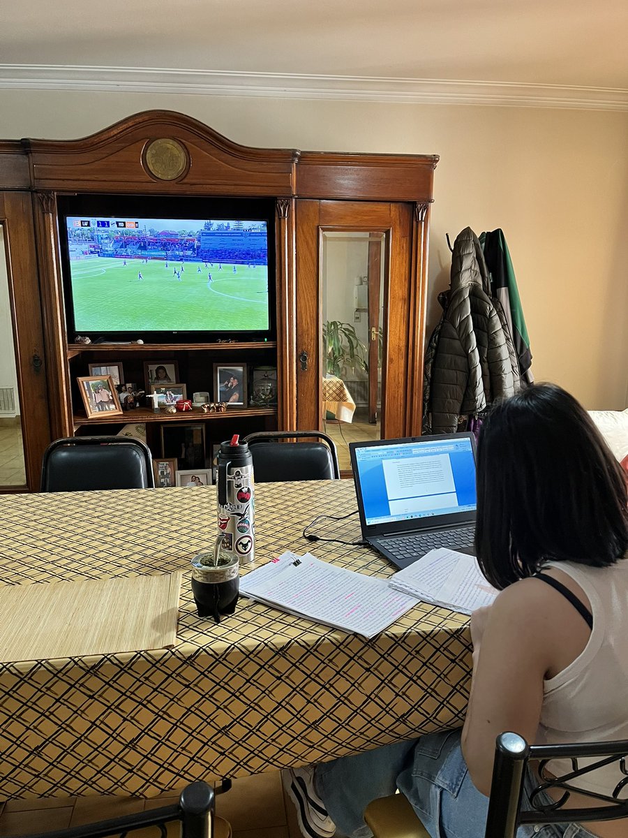 lo que va a sonar un domingo mientras ella estudia y yo le cebo mates mirando el ascenso