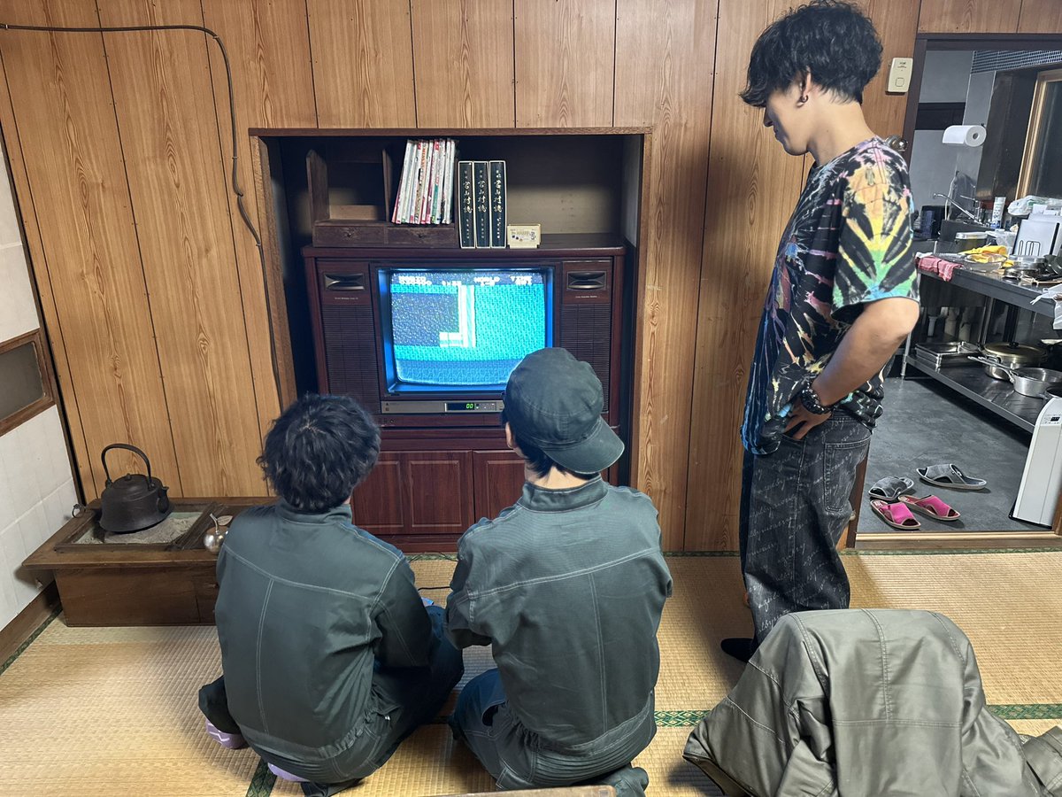 スーパーマリオブラザーズに夢中な
平成と昭和と平成

#昨夜の風景
#あぜJAM