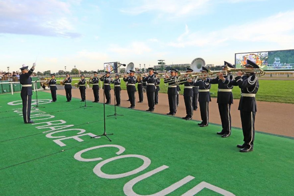 11月2日（日）天皇賞（秋）@府中競馬場🎺
航空中央音楽隊が国歌演奏＆ファンファーレを担当します！
荘厳な音色でレースの幕開けを飾ります✨
#航空自衛隊 #航空中央音楽隊 #天皇賞秋