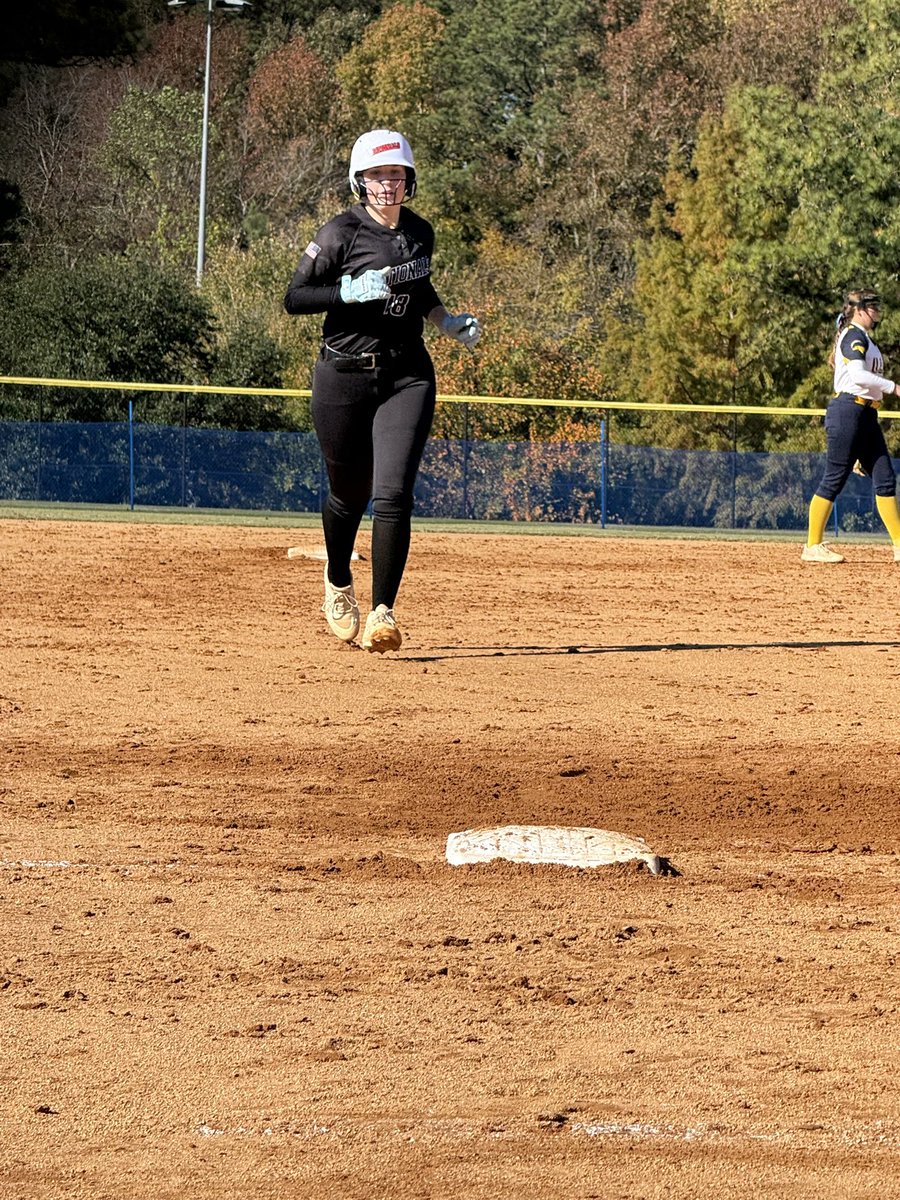 Iteach2ndgrade1's tweet image. “We” went from 40° to 63°, spent 11 hours at the ballpark, rode in the car for 4 hours, played great and won all 4 games! We supported @panerabread , @ChickfilA , @TropicalSmoot20 - and will do it all again tomorrow! #softball #NOVEMBER @EllieSouthern27 ❤️🥎🍂☀️😁