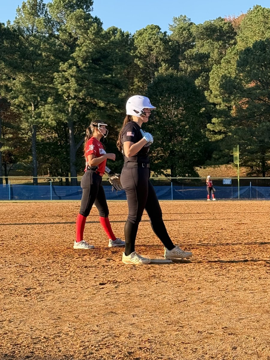 Iteach2ndgrade1's tweet image. “We” went from 40° to 63°, spent 11 hours at the ballpark, rode in the car for 4 hours, played great and won all 4 games! We supported @panerabread , @ChickfilA , @TropicalSmoot20 - and will do it all again tomorrow! #softball #NOVEMBER @EllieSouthern27 ❤️🥎🍂☀️😁