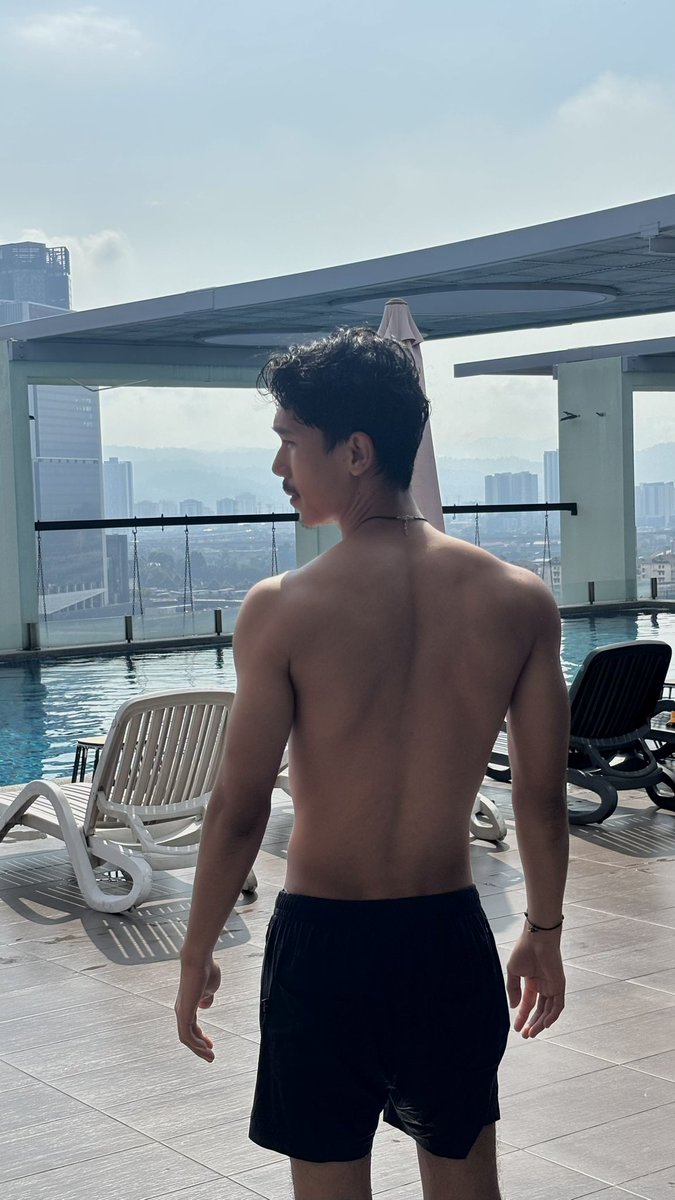 abobe_08's tweet image. hug me from behind