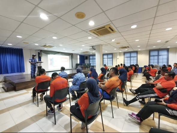 Angkatan Pertahanan Awam Malaysia (APM) Negeri Terengganu dengan kerjasama daripada Pusat Latihan Pertahanan Awam Wilayah Timur (PULAPAT) telah mengadakan progran kesedaran keselamatan dan pengunsian ketika bencana (Disaster Drill) bertempat di PNPA Terengganu.