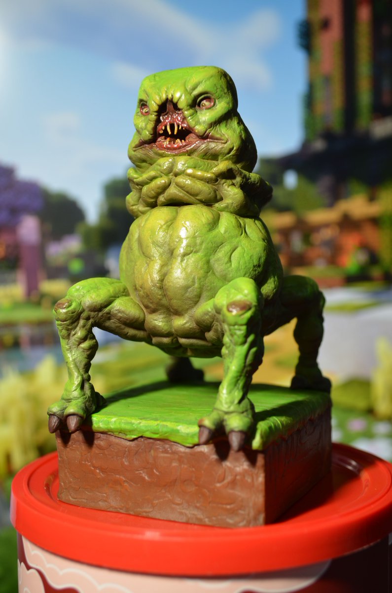 SlavaAxeArt's tweet photo. Printed my model https://t.co/DOYJAXbCr3