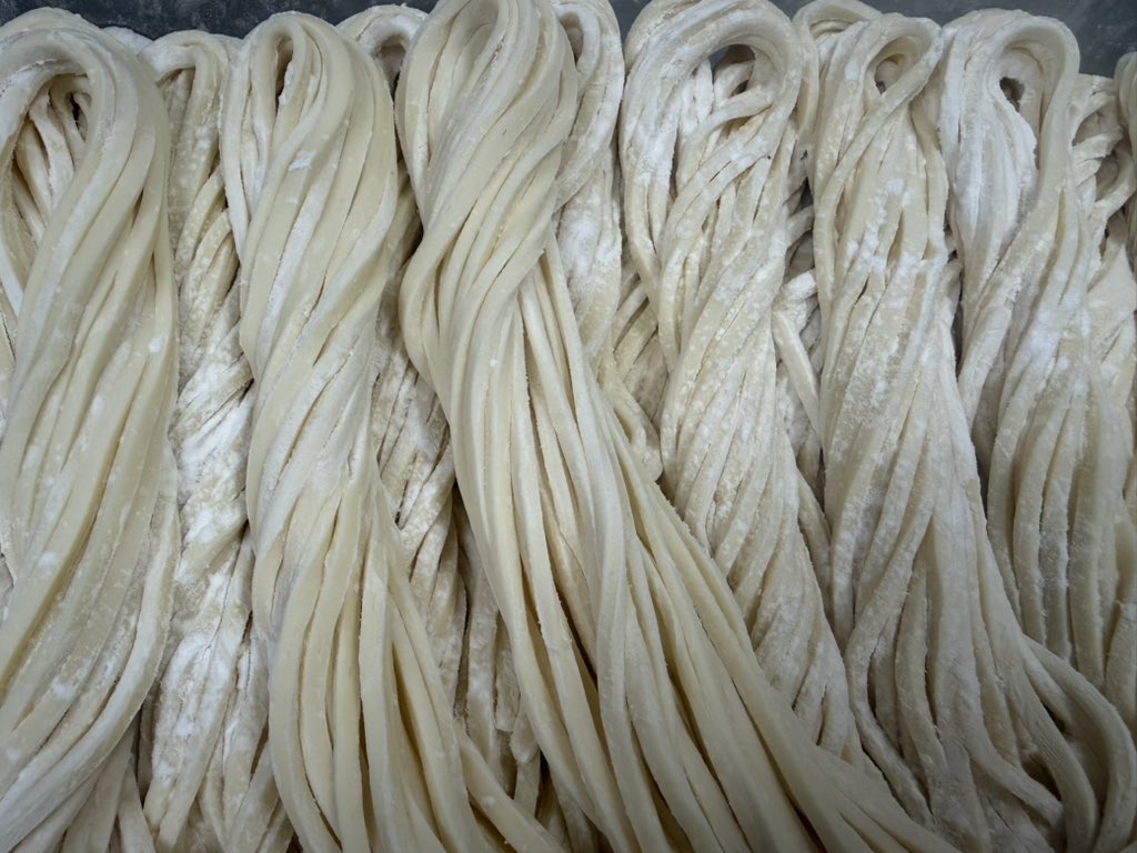 菅生でみんなで食べるうどん打って、明日はうどん作って、ついでにレースに出よう🫣

うどん食べる人は15人くらい限定だからね🤤
言ってね😁