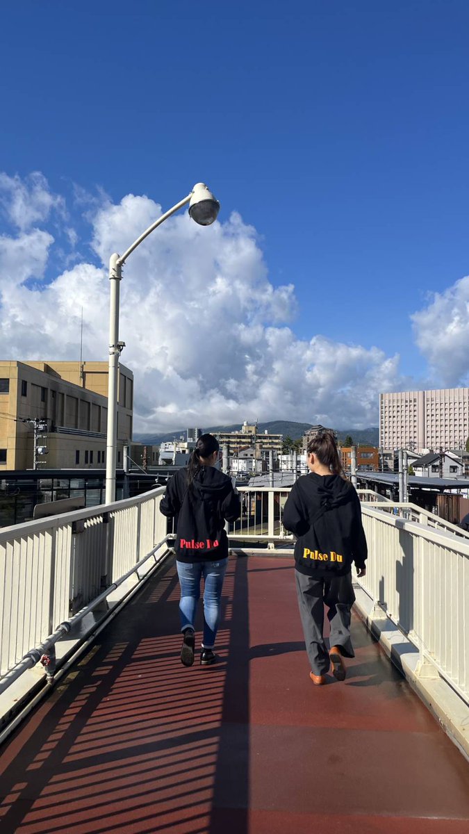 aiko_marimba's tweet photo. 【打empathy vol.24 ～喜怒哀楽～】
終演しました！

普段あまりやらない曲にも取り組み、自分達も楽しみながら演奏出来ました😊衣装も、何となくちょっと喜怒哀楽を意識してみたりして…😆☺

今回も、満員のお客様！家族、相方に感謝の幸せな時間でした😊❤

#PulseDu #マリンバ #マリンバデュオ https://t.co/bRRlJqyxiv