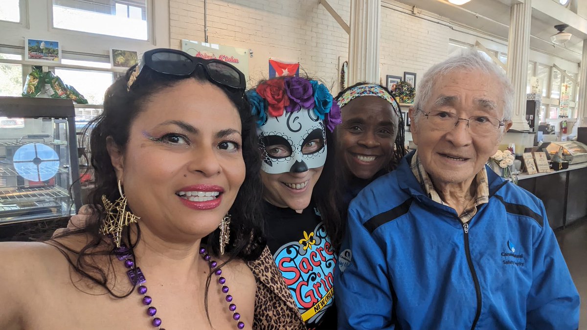 SlBoekbinder's tweet photo. PART 1
#diosdelosmuertos
#dayofthedead
#allsaintsday
#allsoulsday🙏
October has been quiet a month in #neworleans
Honoring the life and friendship of
Mr. Yoshitada Yamagami
affectionately known as Mr. Yoshi https://t.co/ry7h9kZErl